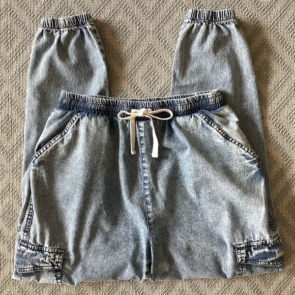 C’EST TOI Light Wash Cargo Denim Joggers Size Large - Picture 14 of 14